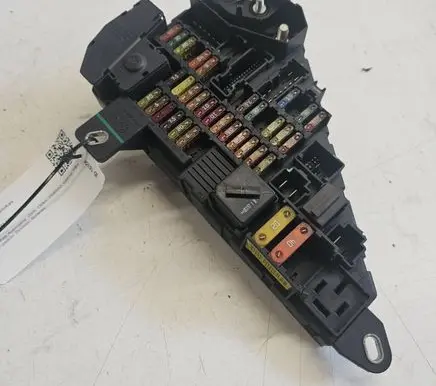BMW 5 E60 E61 Fuse module 6906603 6906588