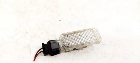 Volkswagen PASSAT B5 Other interior light 3B0947415