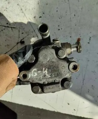 Volkswagen Golf IV Power steering pump
