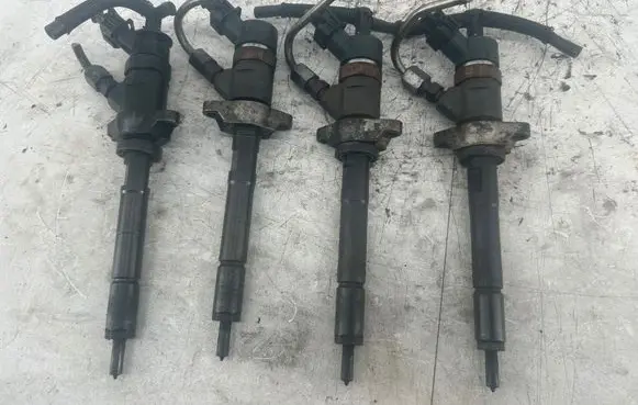 Ford Mondeo MK IV Fuel injectors set 0445110311