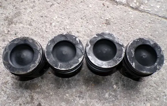 Renault Megane III Piston 1295