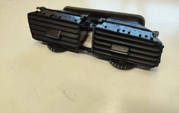 Volkswagen Golf VII Dash center air vent grill 5G1815736C