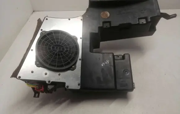 Audi A4 S4 B5 8D Subwoofer speaker 8D9035381 49134102905