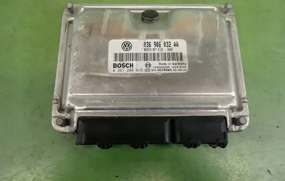 Volkswagen Golf V Engine control unit/module ECU
