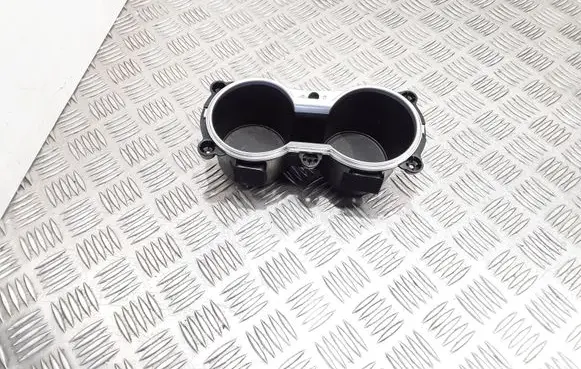 Cup holder front