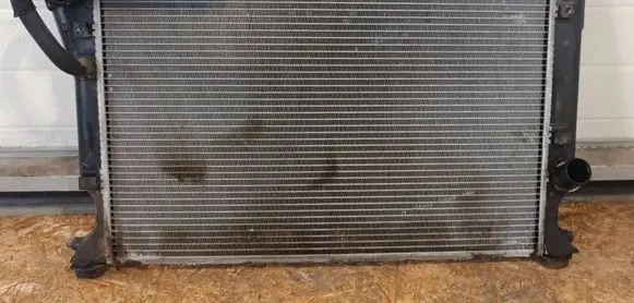 Toyota Avensis T250 Coolant radiator