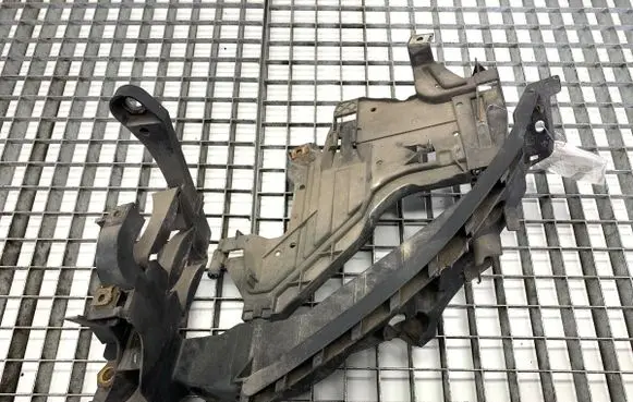 Audi A4 S4 B8 8K Front bumper mounting bracket