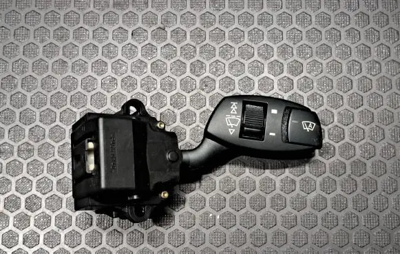 BMW 5 E60 E61 Wiper control stalk 6924106 01206100 040803022