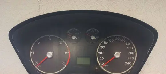Ford Focus Speedometer (instrument cluster) 3M5F10841A AU6620A 44ZU263
