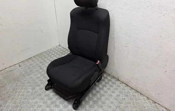 Toyota Avensis T270 Front passenger seat 7143005860C1 7191005210C1 7150105070