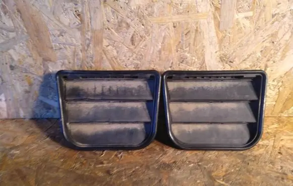 Volvo S60 Rear air vent grill 