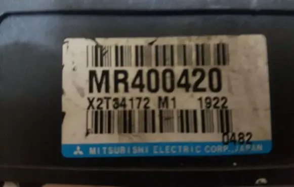Mitsubishi Pajero Engine control unit/module ECU MR400420 X2T34172M1