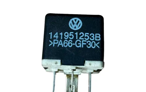 Volkswagen Touran I Other relay 141951253B
