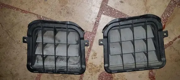 Rear air vent grill