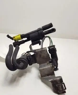 Mercedes-Benz E AMG W212 Turbo solenoid valve 0025401497