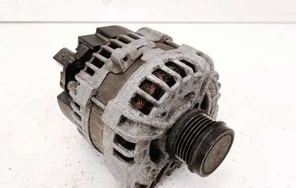 Mercedes-Benz CLA C117 X117 W117 Generator/alternator A0009061903 0125711030