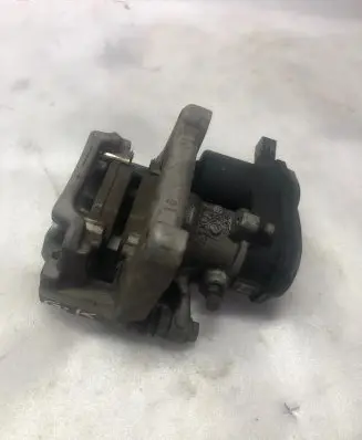 Opel Mokka B Rear brake caliper 9842295280