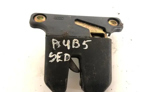 Audi A4 S4 B5 8D Tailgate/trunk/boot lock/catch/latch 8D5827505