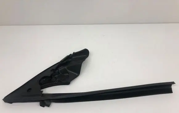 BMW 6 F06 Gran coupe Rubber seal front door window/glass 7217492