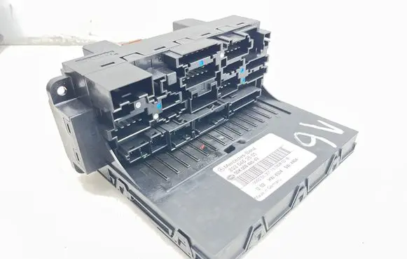 Mercedes-Benz CLK A209 C209 Fuse module 2035453501 5DK00848543