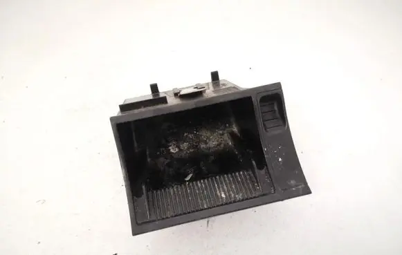 Car ashtray