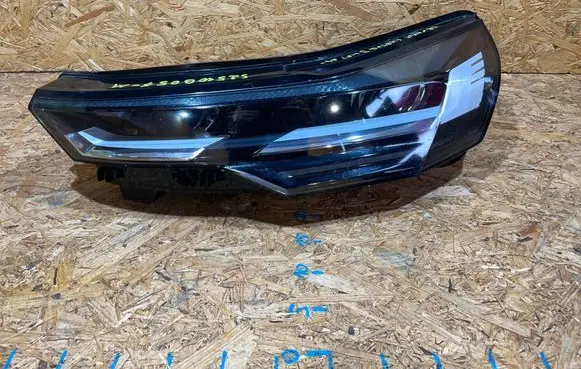 Renault Captur II Headlight/headlamp 260604753R S2510B057-M