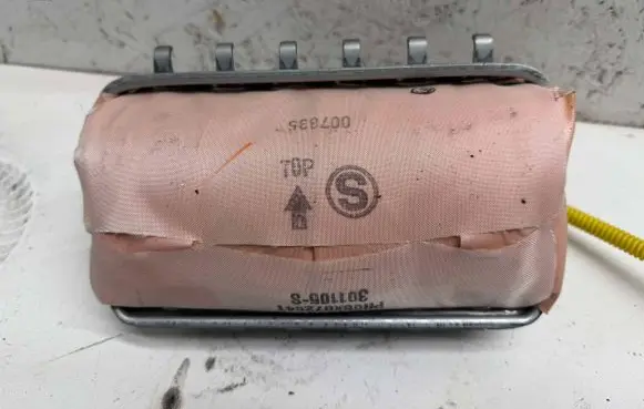 Subaru Outback Passenger airbag PH05X072C4T