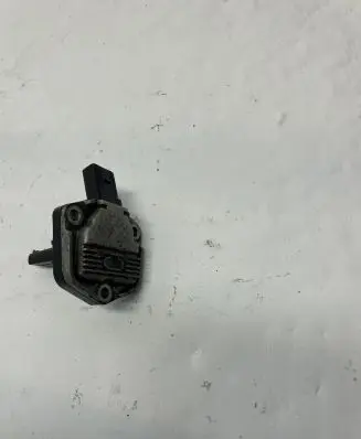Volkswagen PASSAT B6 Oil level sensor 1J0907660C