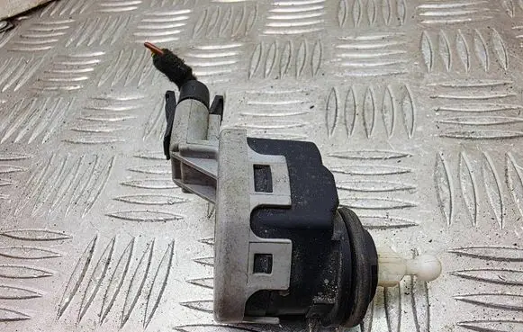 Opel Astra J Headlight level adjustment motor 90590665