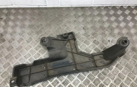 Lexus CT 200H Other under body part 5762776010