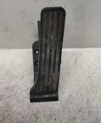 Mercedes-Benz C W204 Accelerator throttle pedal A2043000004