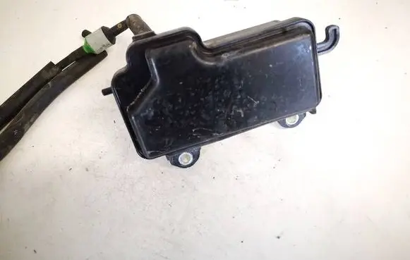 Mazda CX-7 Vacuum air tank r2ax20339