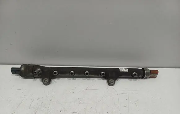 Volkswagen Golf VI Fuel main line pipe 03L089H 220811 0306950