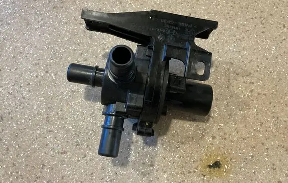 Hyundai Ioniq 5 Electric auxiliary coolant/water pump 25660GI500