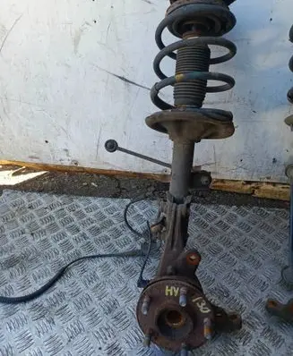Hyundai i30 Front wheel hub 100UL
