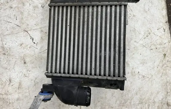 Citroen C4 II Picasso Intercooler radiator 9675627980