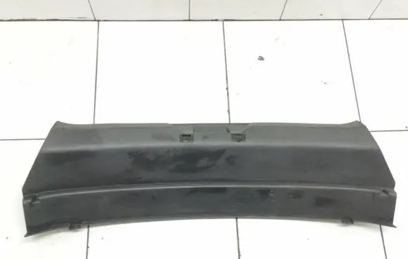 Trunk/boot sill cover protection