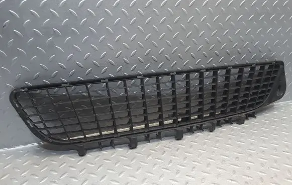 Opel Vectra C Front bumper lower grill 1300588 0551004542