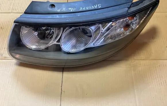 Hyundai Santa Fe Headlight/headlamp