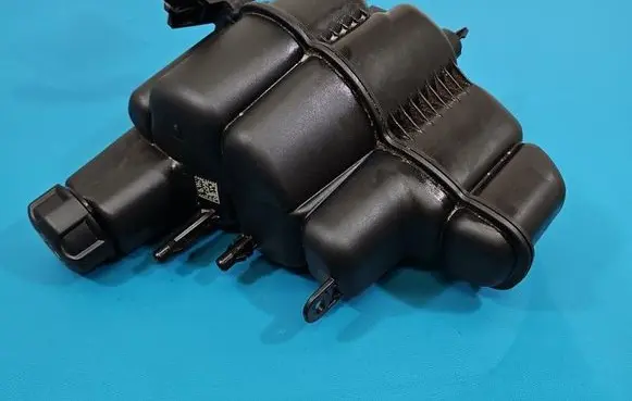 BMW iX1 Coolant expansion tank/reservoir 8476673 IMPRK1572366