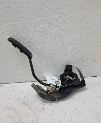 Toyota Avensis T250 Accelerator throttle pedal