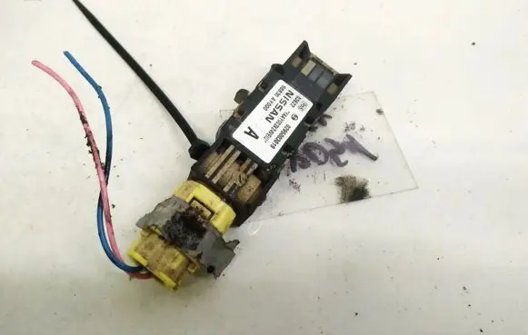 Nissan Primera Airbag deployment crash/impact sensor 0285003019 98830AY000