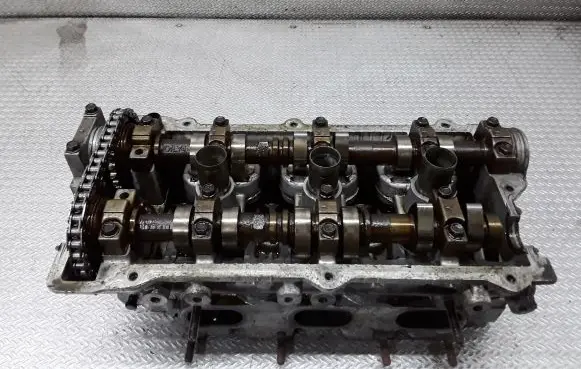 Hyundai Santa Fe Engine head 