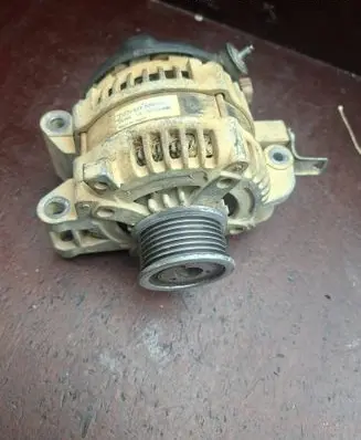 Toyota Corolla Verso E121 Generator/alternator 0210806060