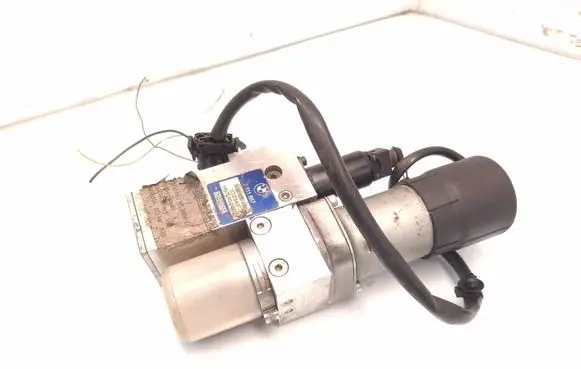 BMW 5 E60 E61 Tailgate hydraulic pump motor 7111867 022346 HB70401002