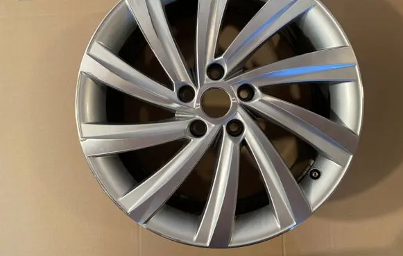 R18 alloy rim