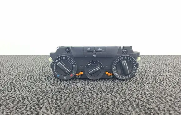 Skoda Octavia Mk2 (1Z) Climate control unit 1Z0820047D