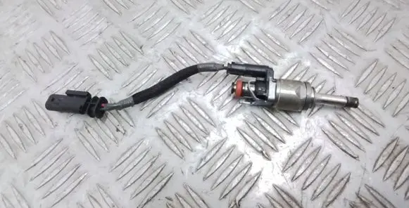 Volvo XC90 Fuel injector 31336653