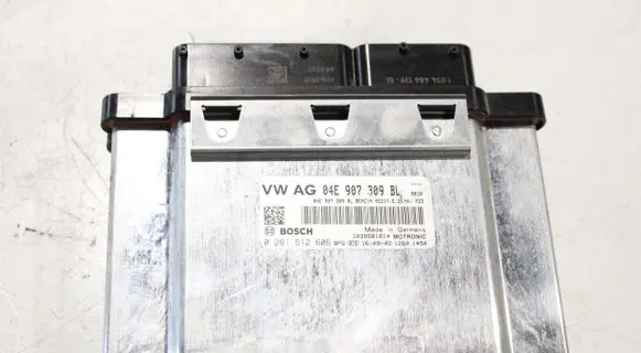 Volkswagen Golf VII Engine control unit/module 04E907309BL 0261S12606