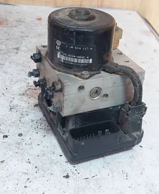 Volkswagen Golf IV ABS Pump 1J0907379 3X5637 10094603203